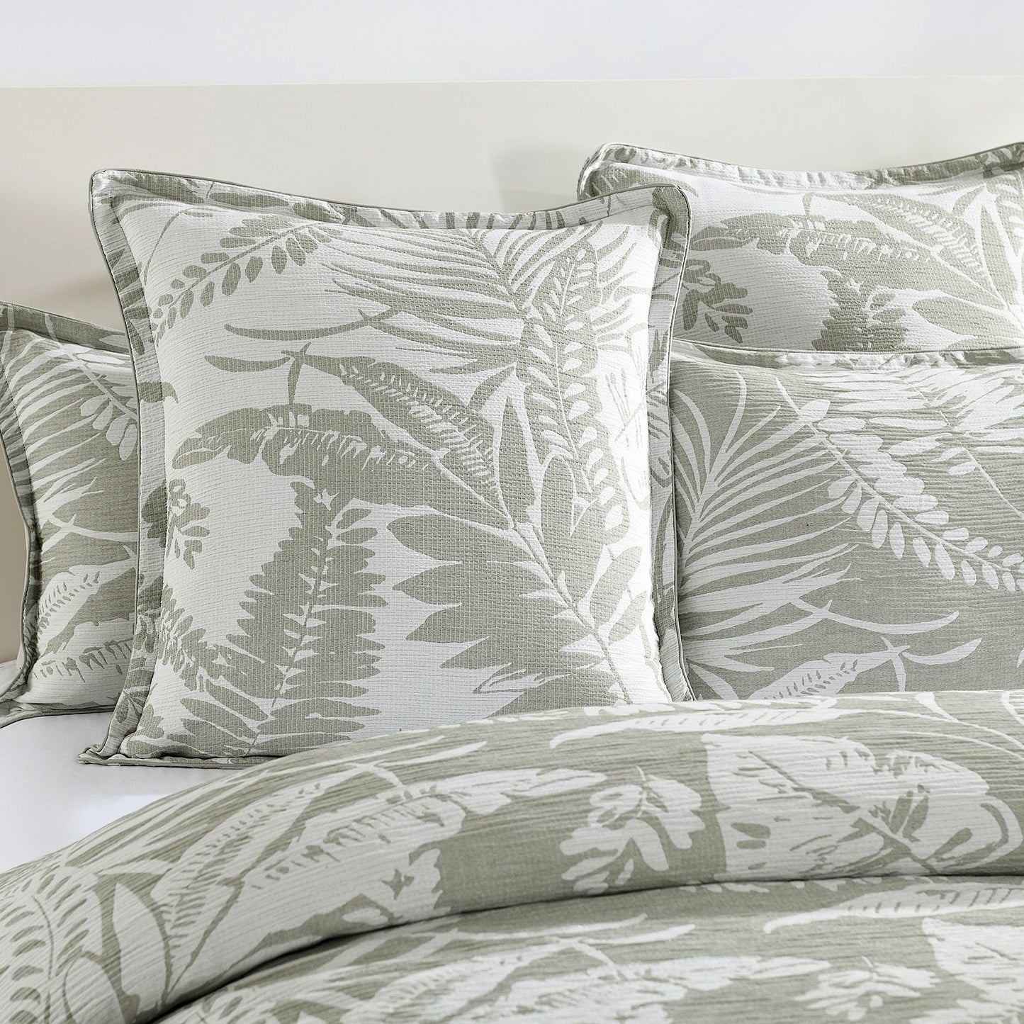 Palm Tree Jacquard Quilt Cover Set
