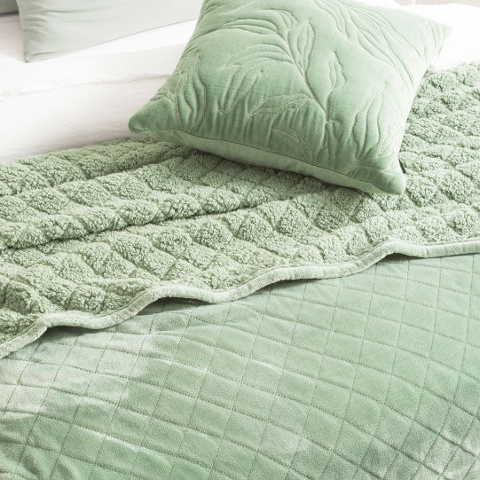Heston 480 GSM Ultra Soft Velvet Sherpa Blanket