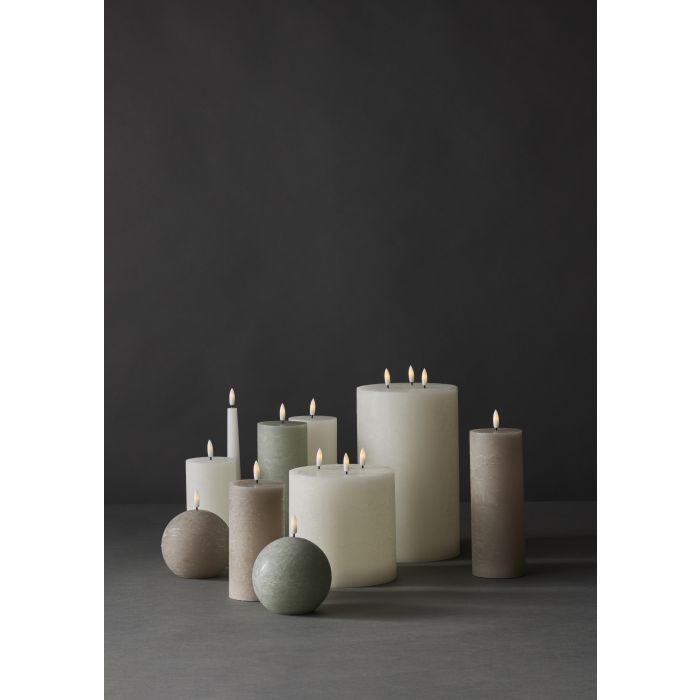 Hughe LED Flickering Pillar Candle