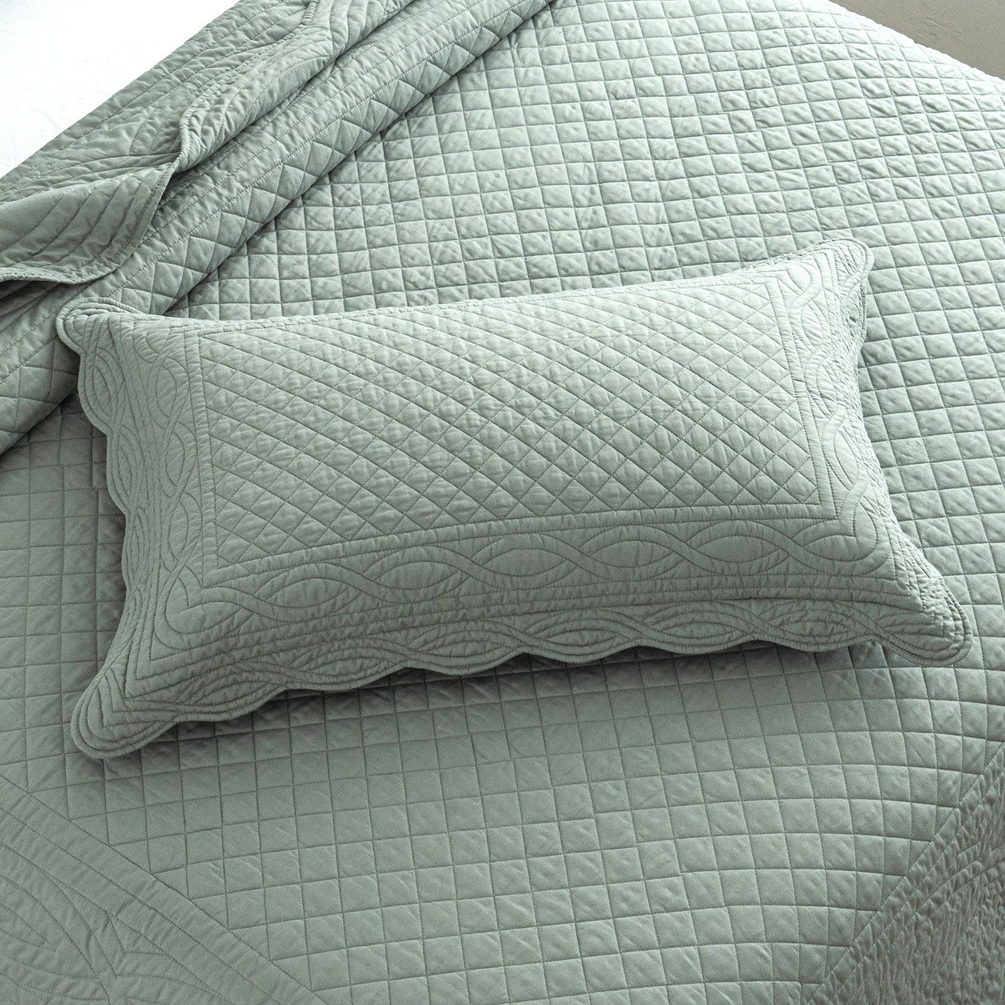 Scallop Jacquard Coverlet Set