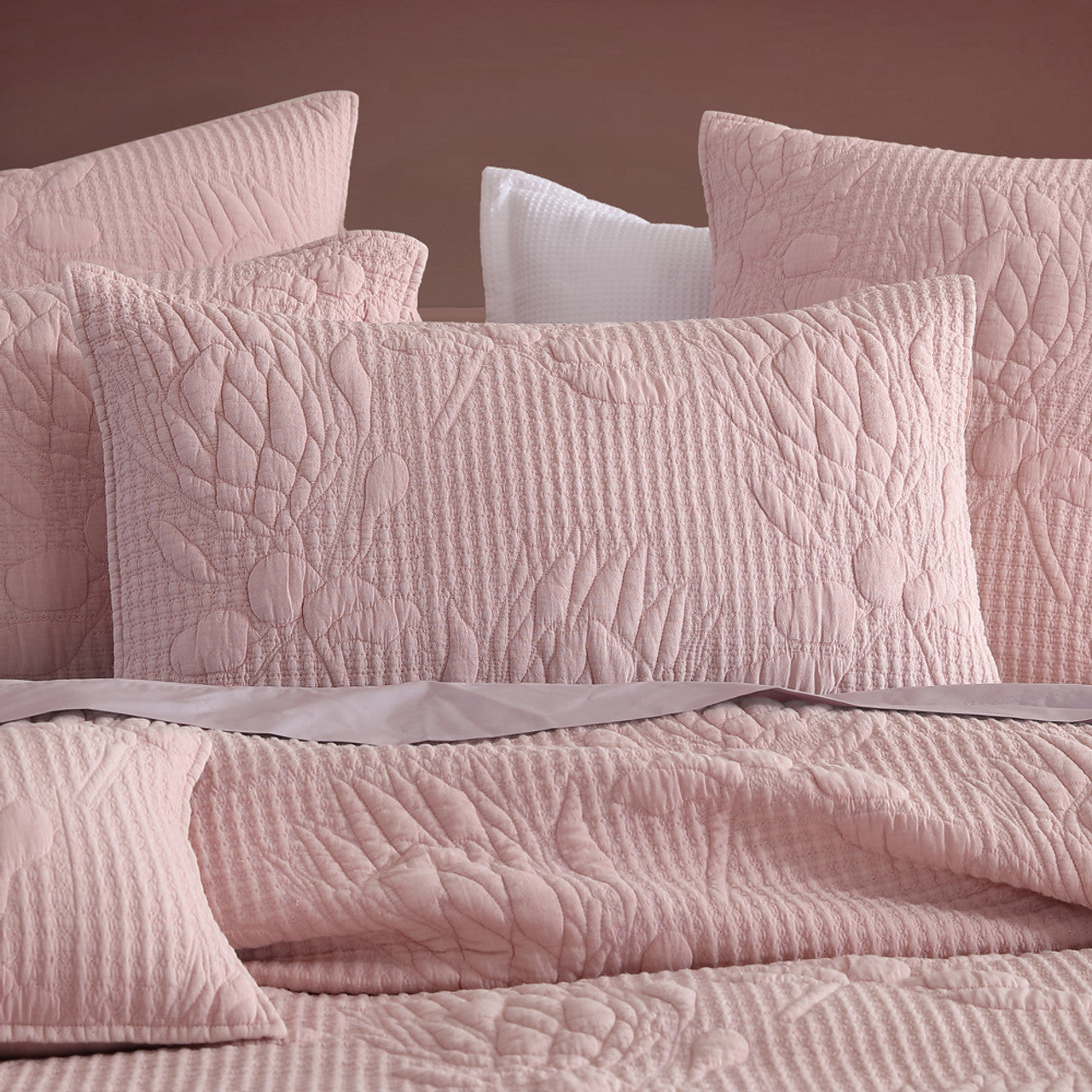 Flourish Rose Platinum Quilt Cover Set